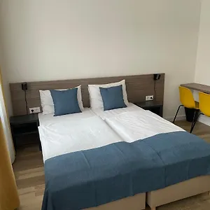 Hotel Res, Boedapest