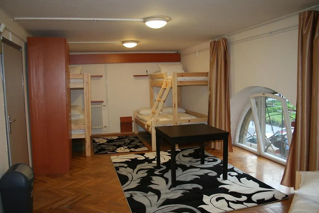 Walking Bed Budapest Hostel