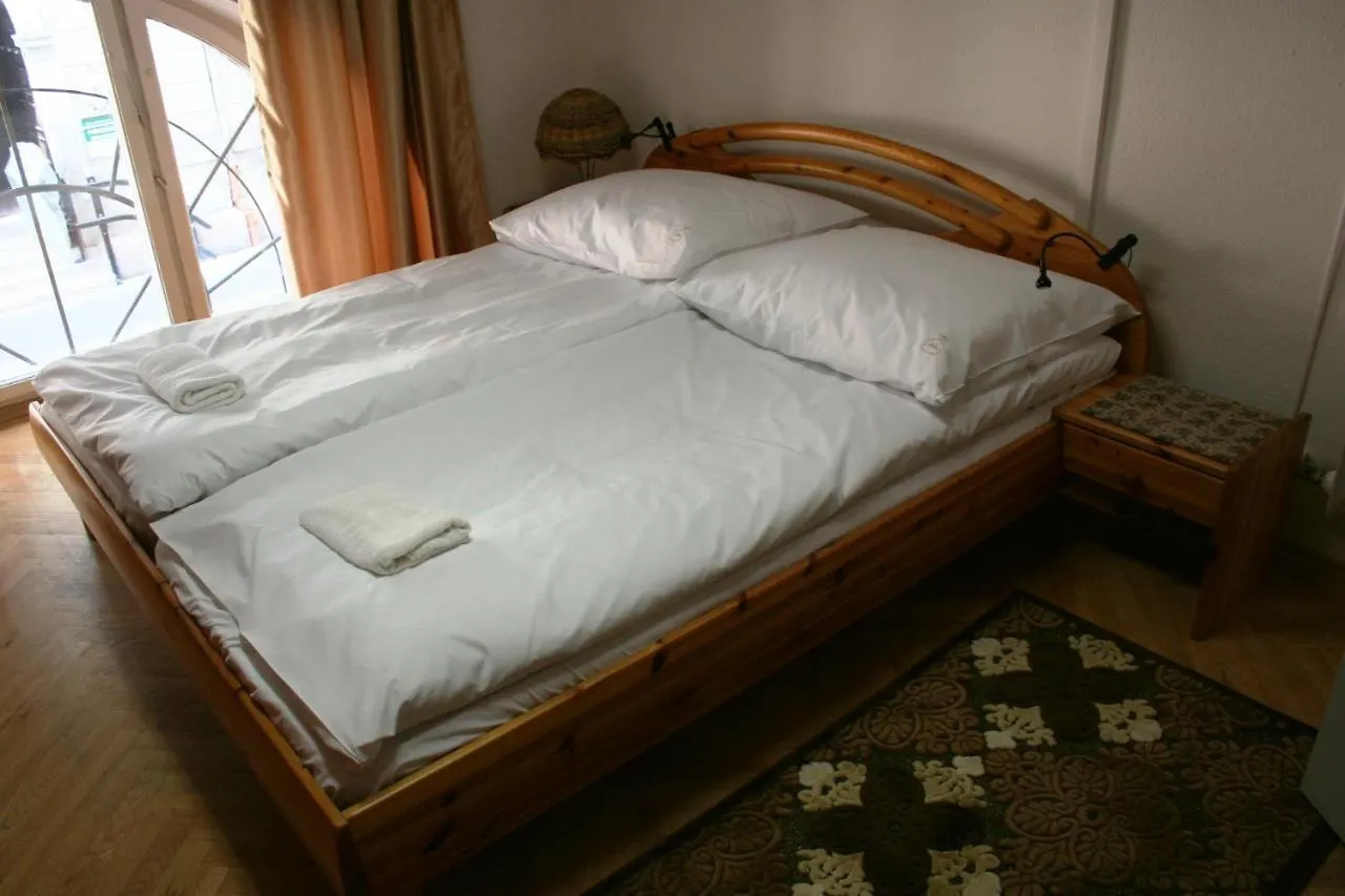 Walking Bed Budapest Hostel